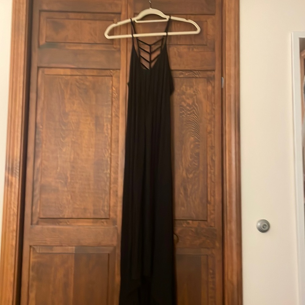 Black maxi dress, built in bra, super soft!